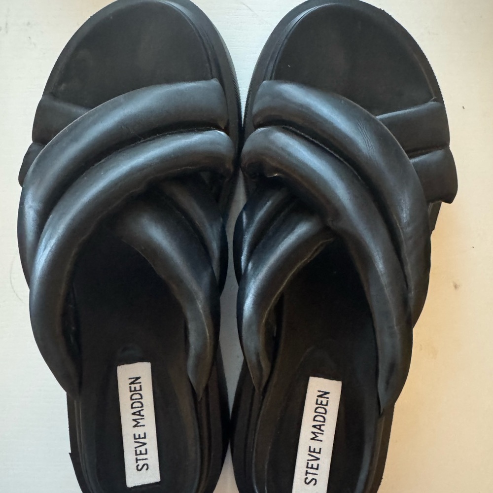 Steve Madden Black Platform Sandals with Chunky Straps
